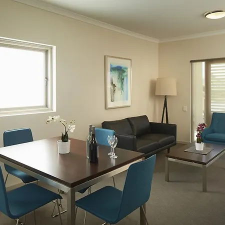 Baileys Serviced Apartments Perth Room photo